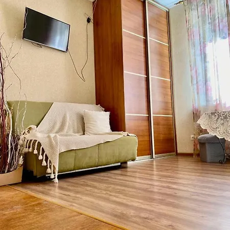 Apartment вірменська14 центр з балконом не далеко від ж д вокзалу звітні документи *