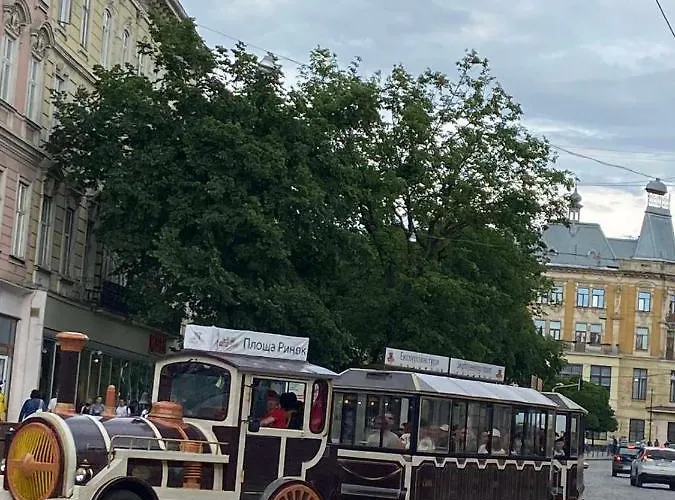 вірменська14 центр з балконом не далеко від ж д вокзалу звітні документи