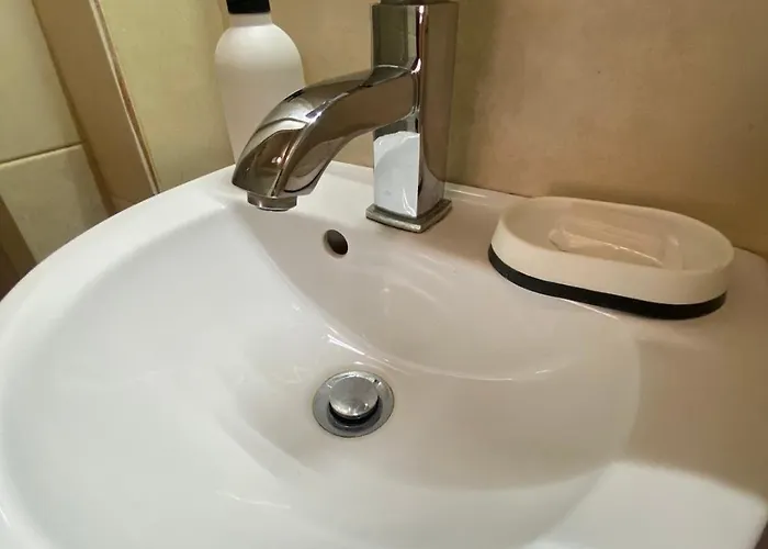 вірменська14 центр з балконом не далеко від ж д вокзалу звітні документи شقة إلفيف