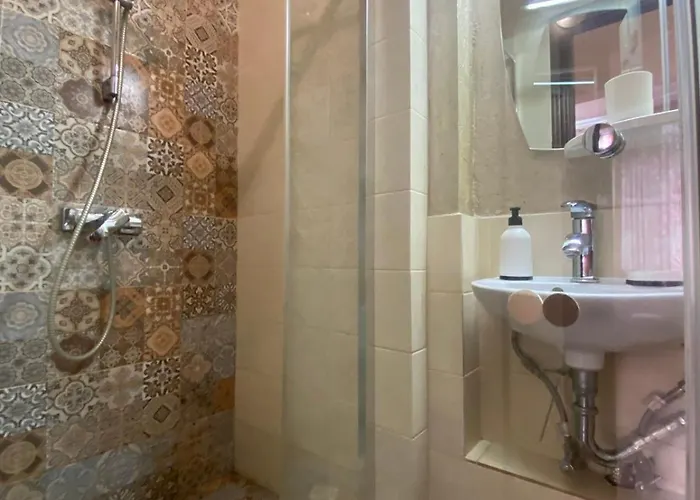 вірменська14 центр з балконом не далеко від ж д вокзалу звітні документи Apartamento